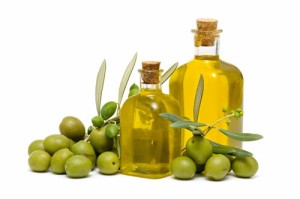 http://australianextravirgin.files.wordpress.com/2012/07/olive-oil-benefits-in-keeping-you-healthy-2-the-fashion-destination.jpg?w=551
